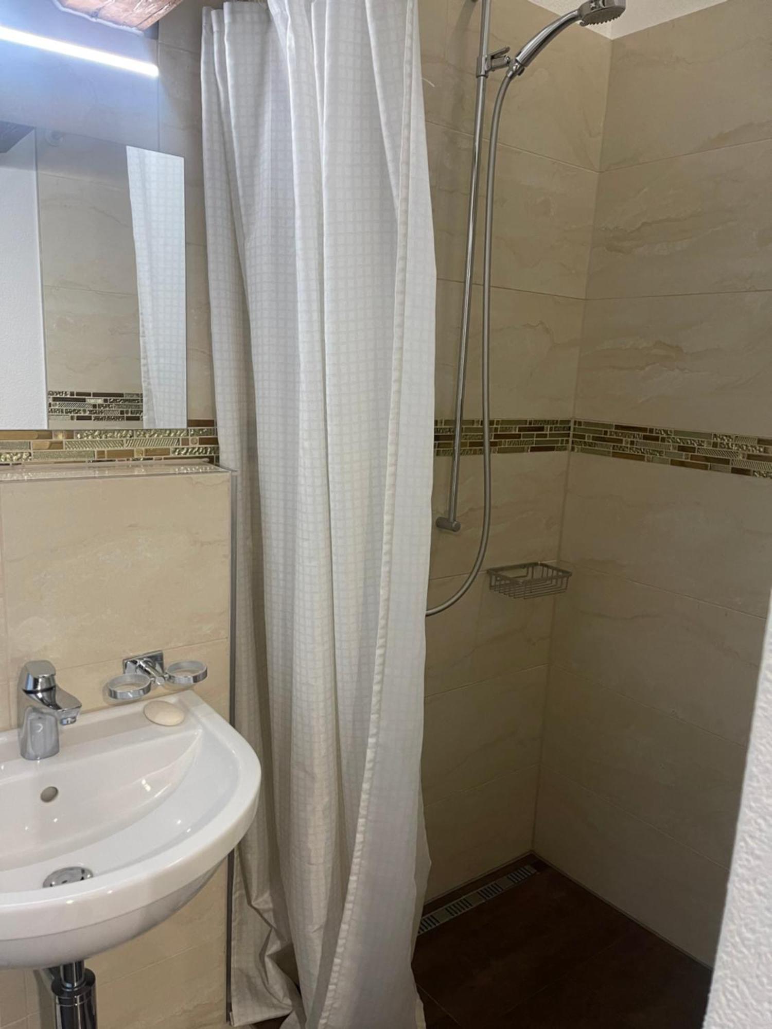 Hotel Krone Wassen Ngoại thất bức ảnh
